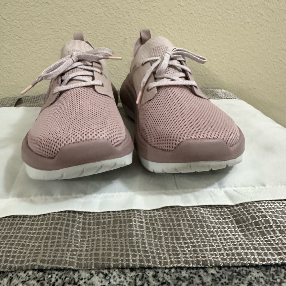Oofos sneaker size 10 - Picture 7 of 13